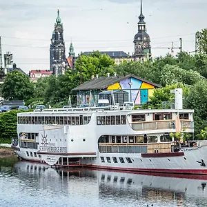 Schiffsherberge Poeppelmann Bådhotel Dresden