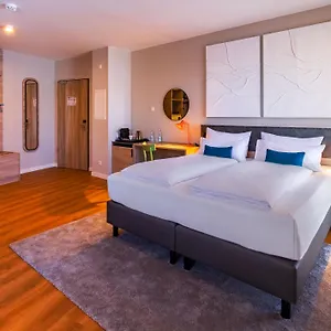 Ramada Encore By Wyndham Messe 3* München