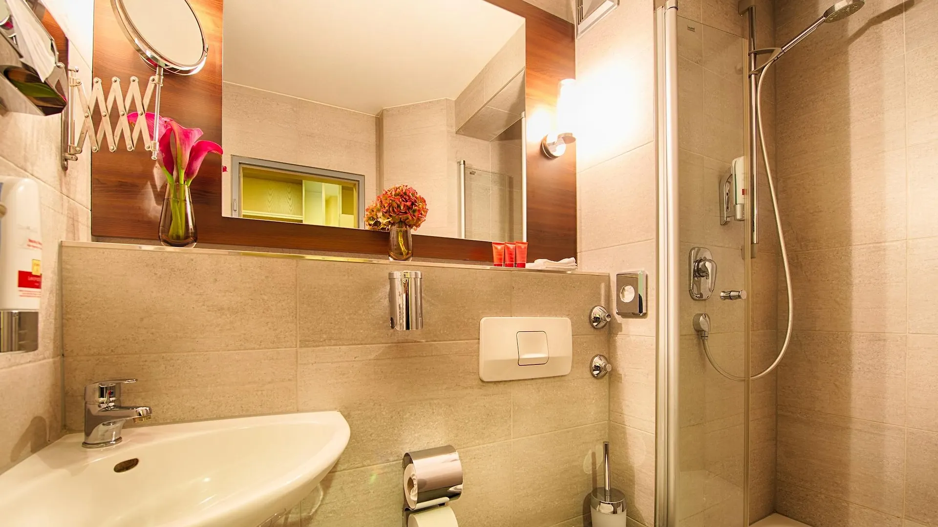 Leonardo Hotel Muenchen City West 4*, München
